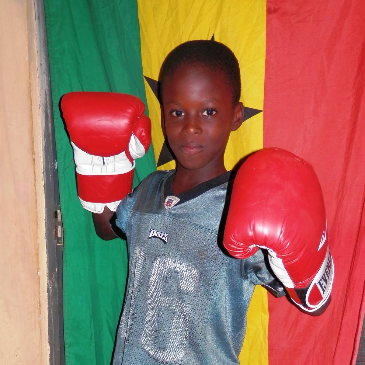 Tour Jamestown Boxing Gyms Young boxer in Ghana